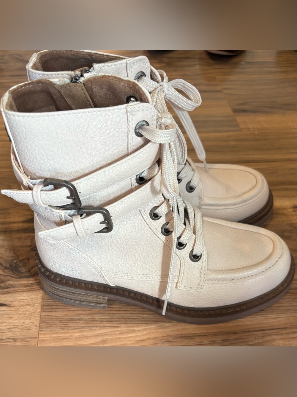 Blowfish Women’s Boots with Buckle Accent - New!